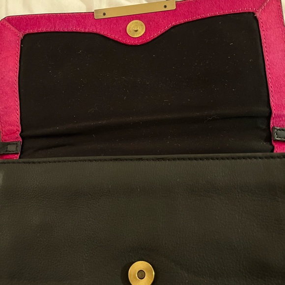 Ladies DDP leather shoulder bag with strap black and pink - Picture 5 of 15